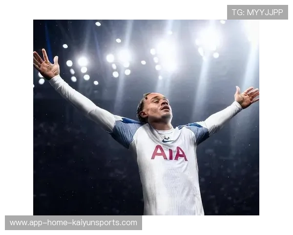 弗兰克谈热刺进攻问题:不能全怪西蒙斯 俱乐部需加大引援力度 弗兰克谈热刺进攻问题:不能全怪西蒙斯 俱乐部需加大引援力度