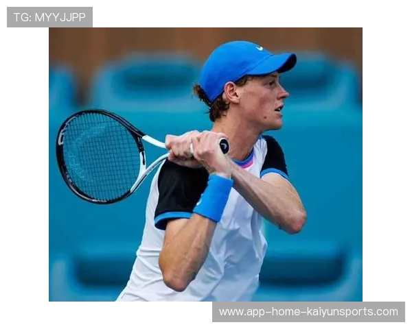 网球高手反拍抽球角度刁钻，让你也能掌握高阶技巧！