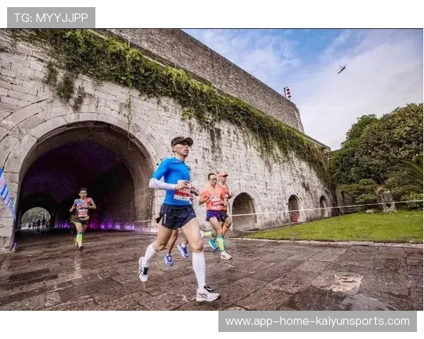 乒乓球社群流行“无拍挑战”，短视频成刷屏内容
