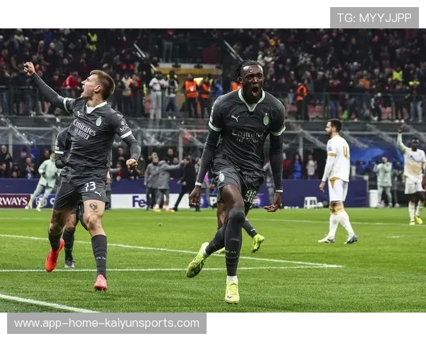 切尔西弧顶外的远射数次击中门框 切尔西弧顶外的远射数次击中门框