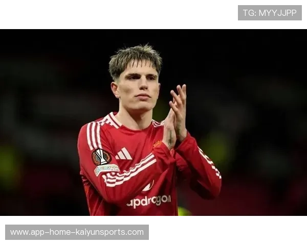 曼联青训新秀表现亮眼，未来阵容引人期待