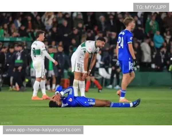 西甲皇马中路抢断致命,反击一气呵成,彰显王者风范 西甲皇马中路抢断致命,反击一气呵成,彰显王者风范