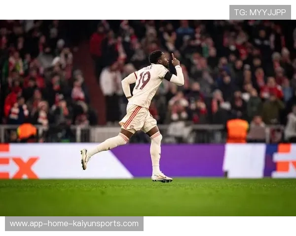 拜仁大范围转移直击要害，基米希调度如精准仪器