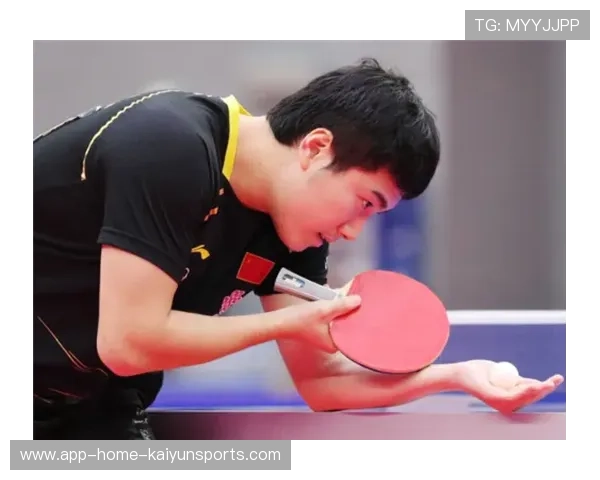 卡内罗连续腰腹重击让对手难以招架