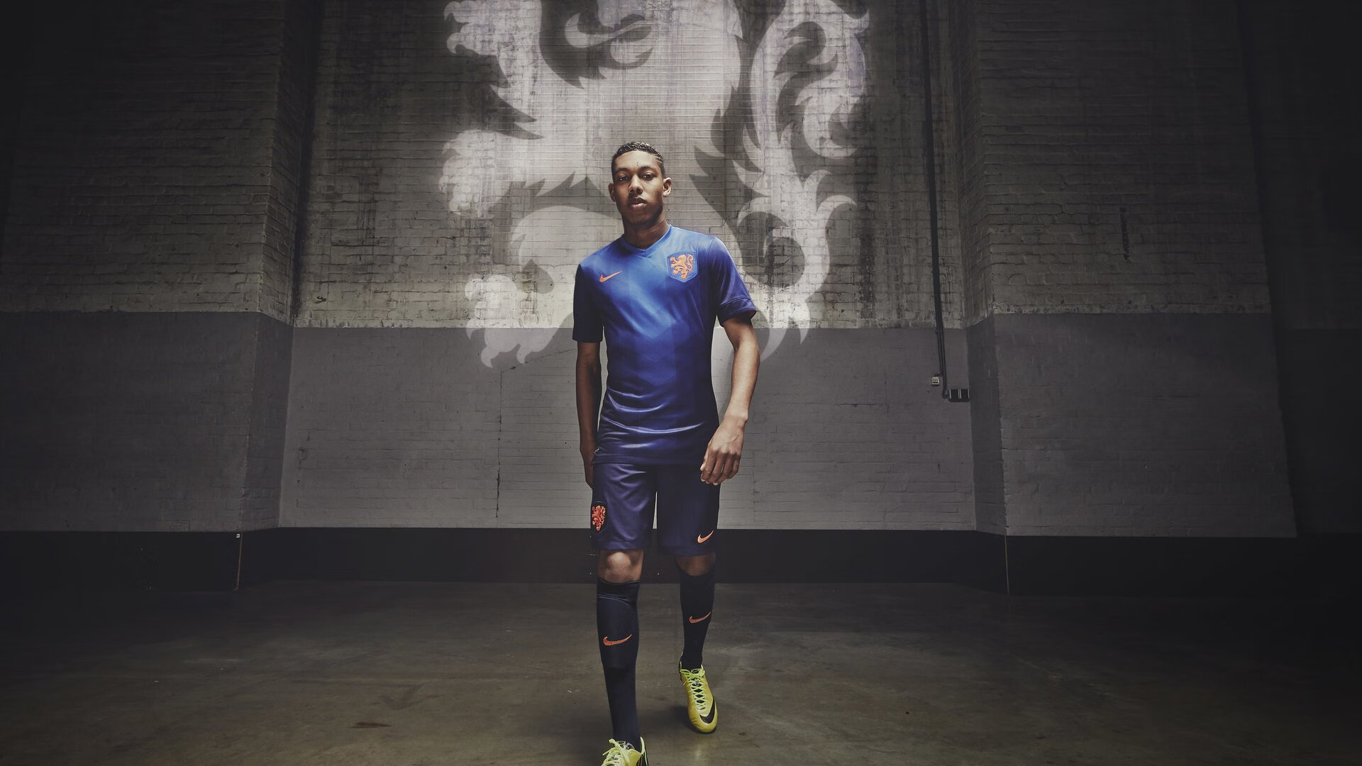 英超焦点战曼城3比1击败切尔西,德布劳内与哈兰德双星再次发光,英超史上最高薪!曼城强挖哈兰德 或送上60万镑周薪